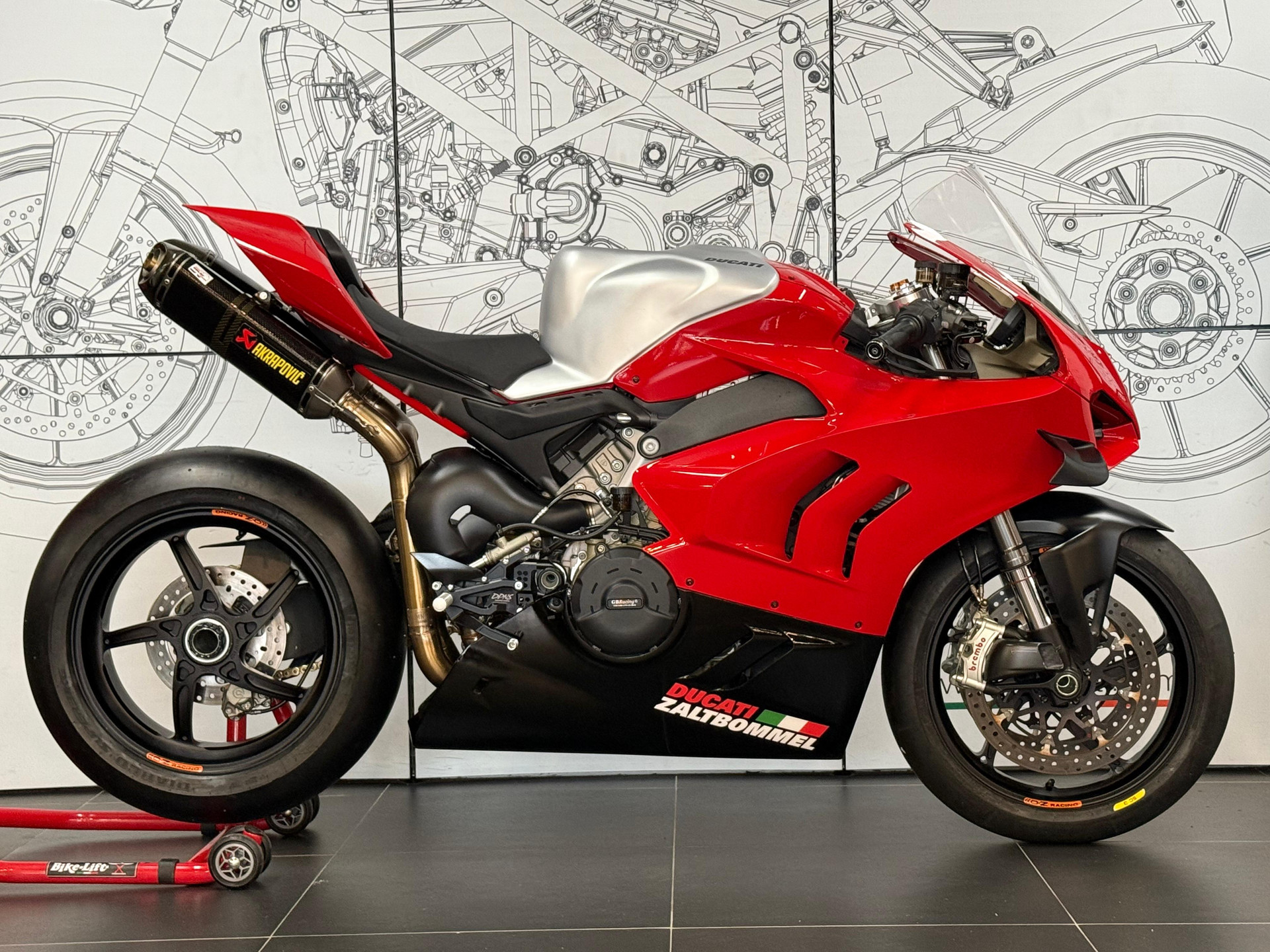 Ducati Panigale V4 Circuit